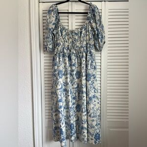 AUREUM Elegant Blue and Cream Maxi Dress